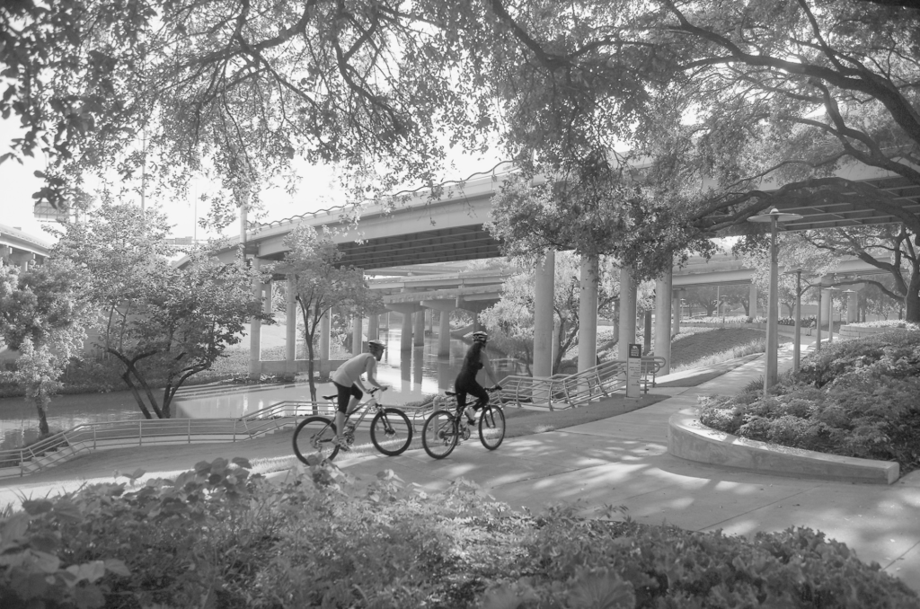 A photo of the Buffalo Bayou Promenade.