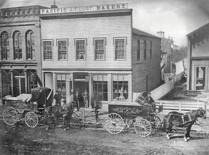 A photo of a delivery wagon for the Star in the 1880s